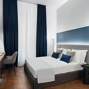 M20 Boutique 2*, Milano İtalya