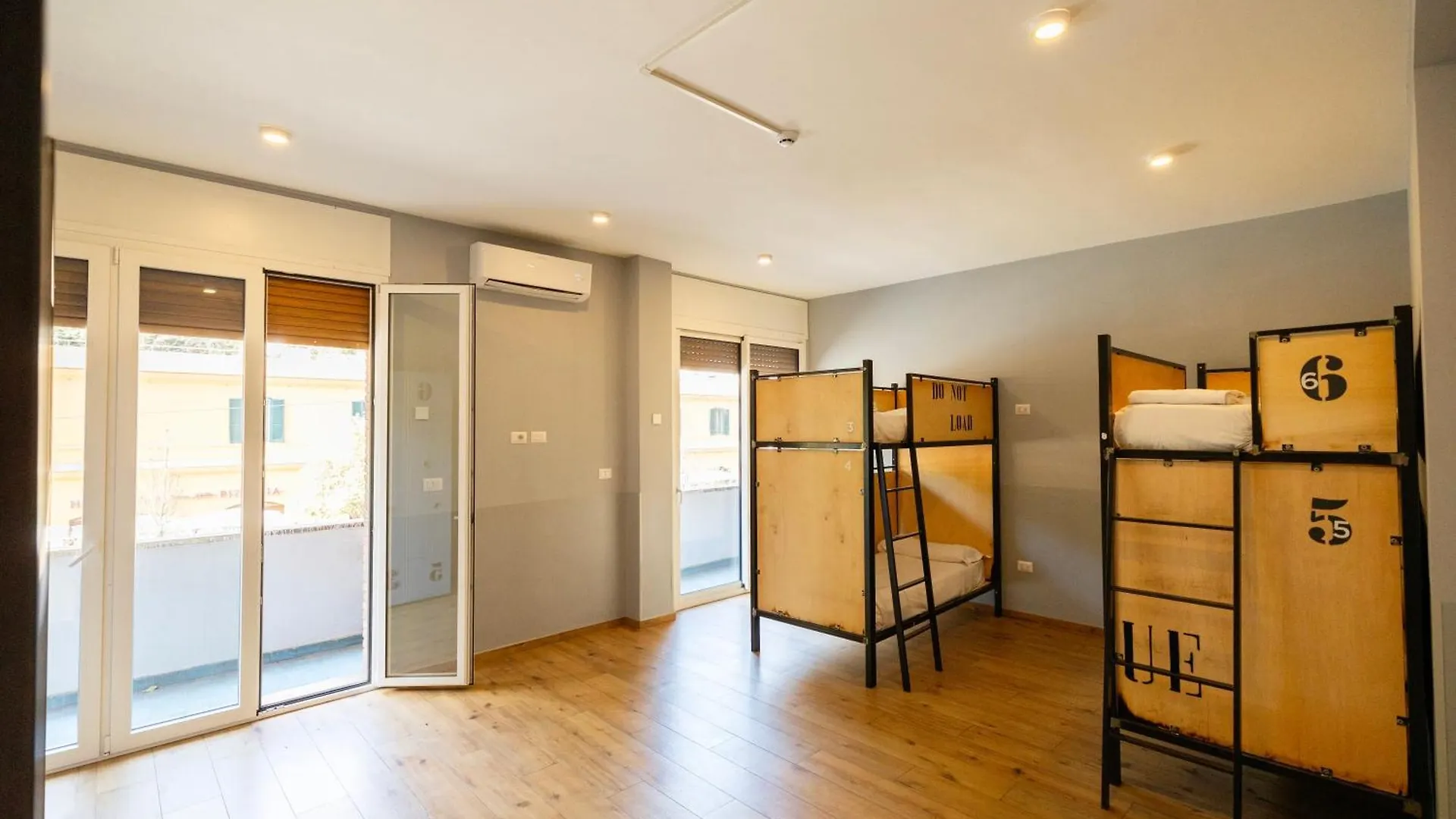 Hostel Trastevere Roma 0*,  İtalya